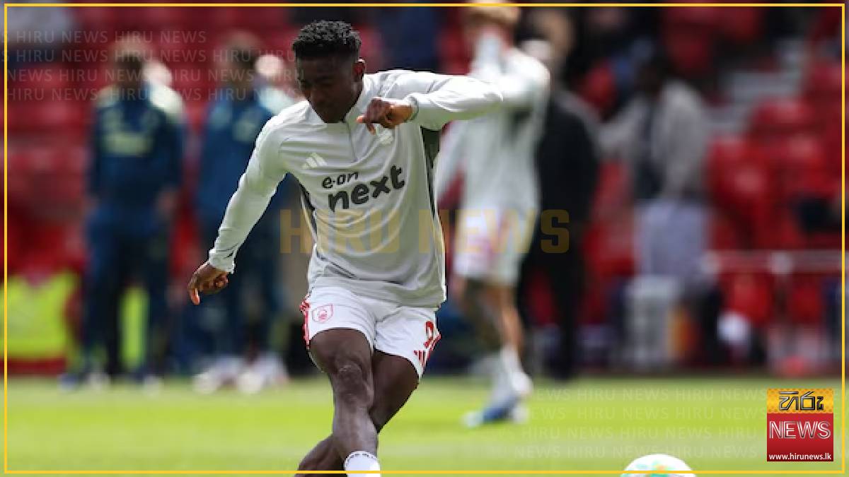 Coventry sign striker Awoniyi from Forest