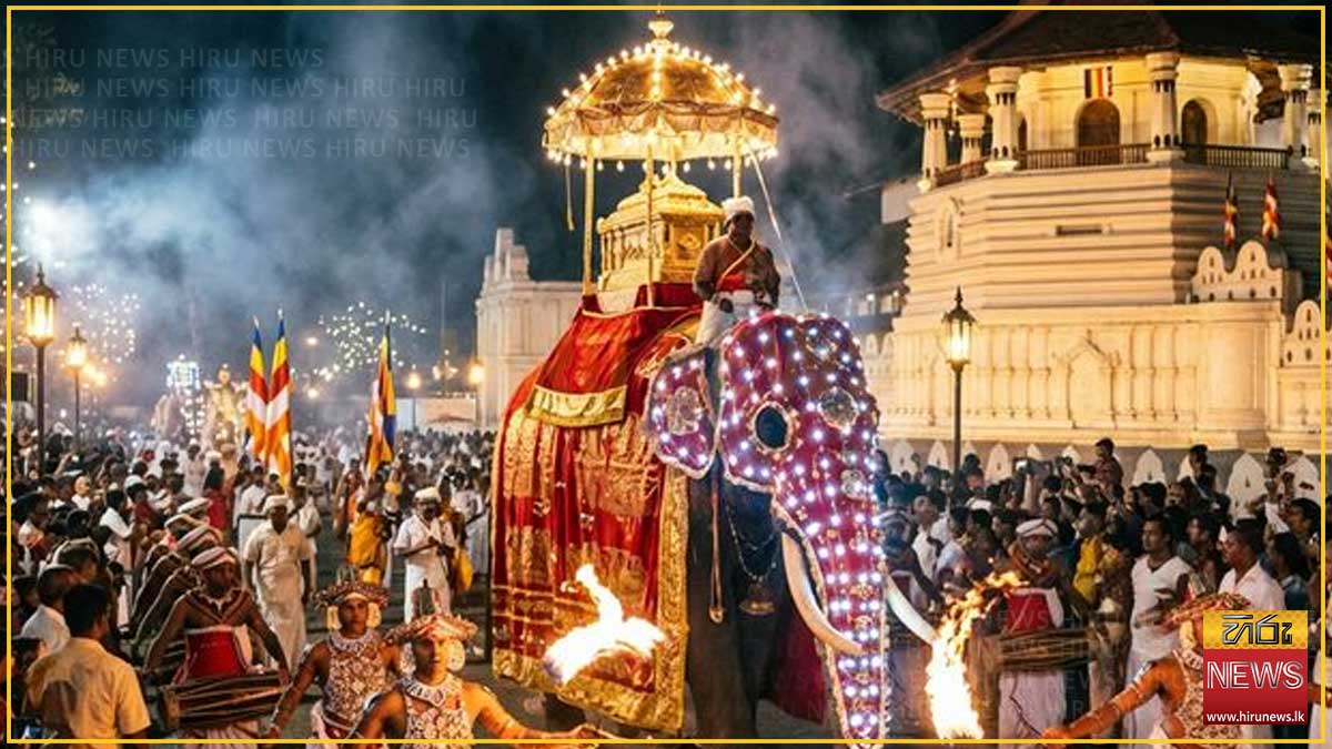 මහනුවර පළමු කුඹල් පෙරහැර අද