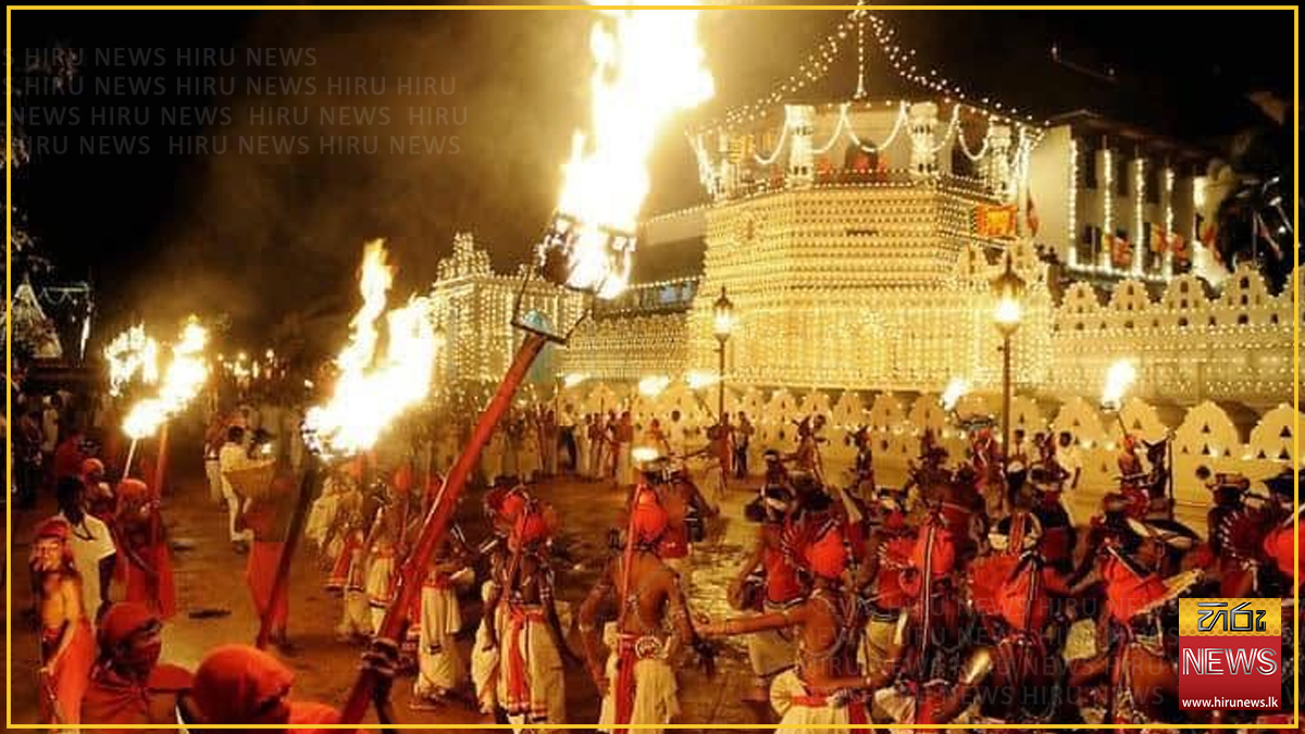 මහනුවර පළමු කුඹල් පෙරහර ඇරඹේ - ඉන්දිරාජා අද පෙරහර කරඬුව වැඩමවයි