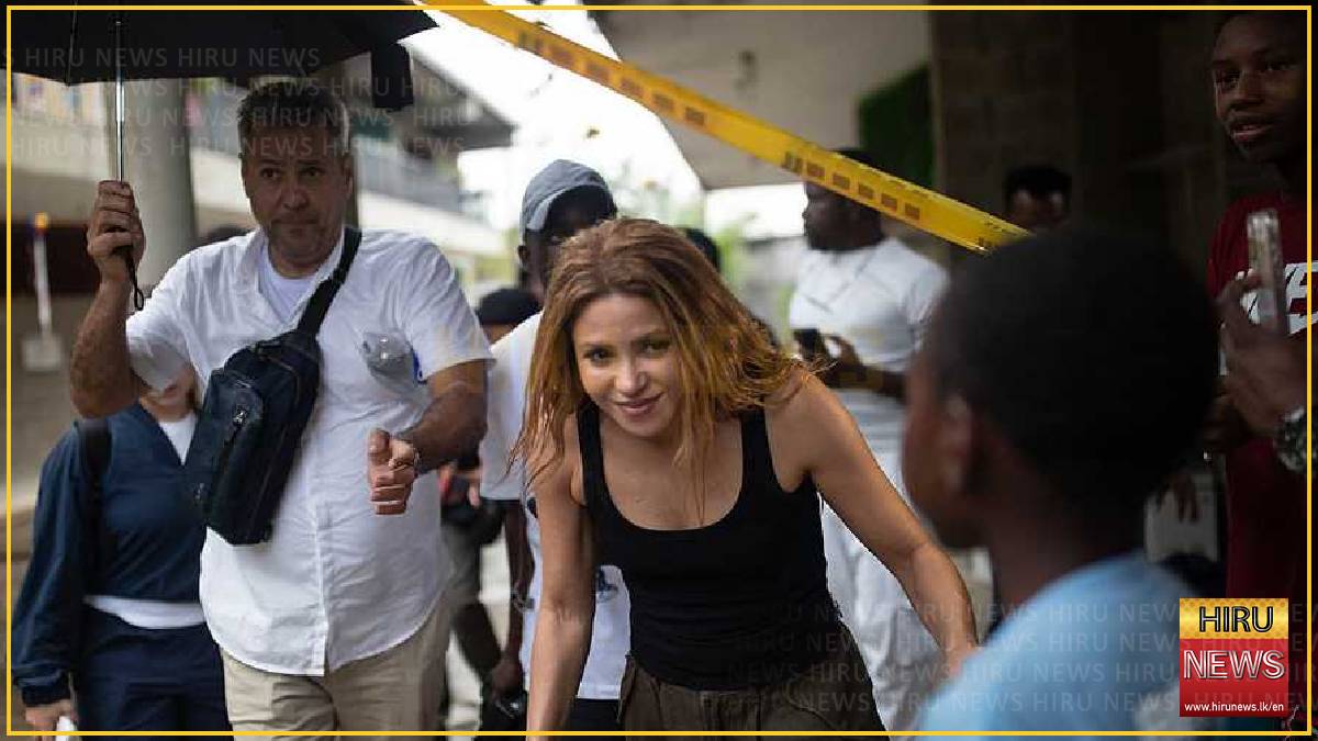 Shakira makes surprise visit to earthquake-hit Colombia