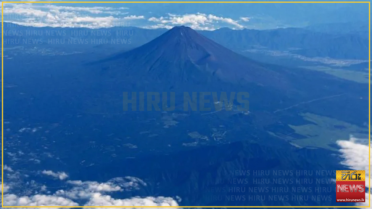 Father leaves 7-year-old son alone on Mount Fuji to continue hike