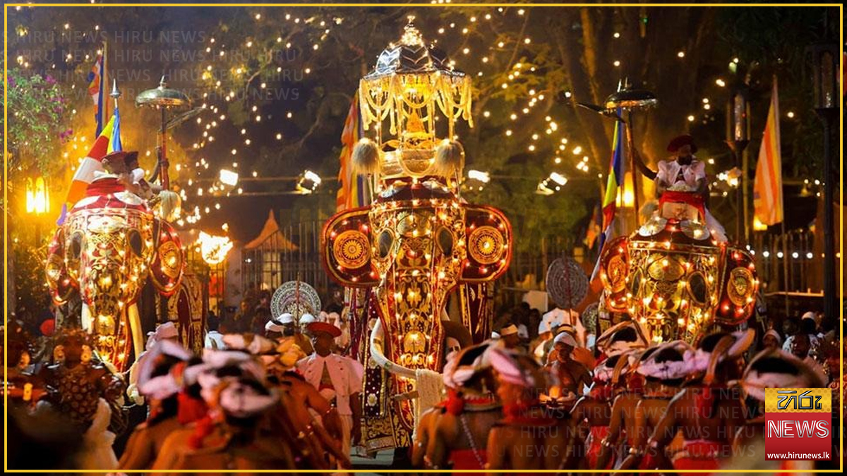 මහනුවර ඇසළ පෙරහර මංගල්‍යයේ අවසන් රන්දෝලි පෙරහර අද