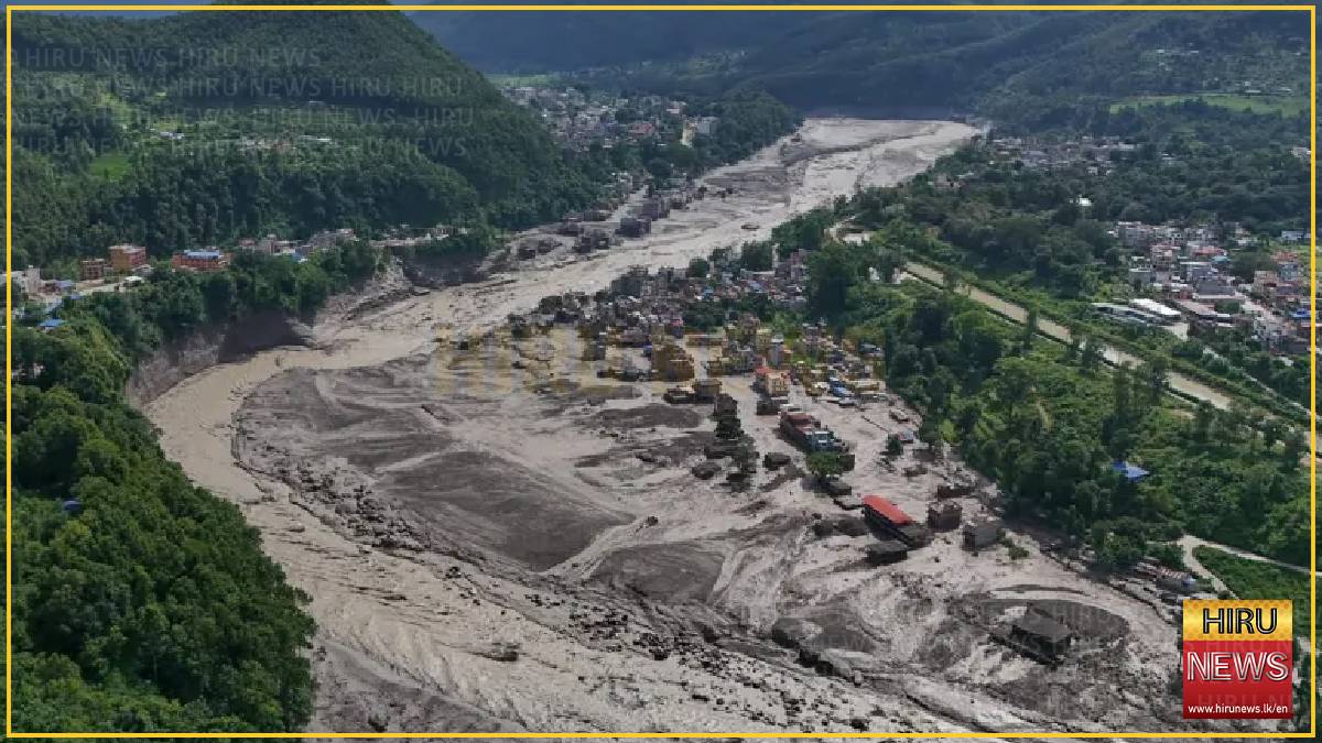 Landslides create new lake, raising fears of second disaster