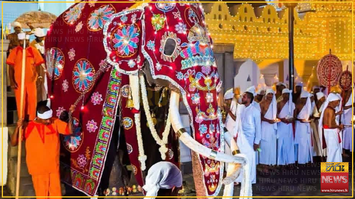 සෙංකඩගල අවසන් රන්දෝලි මහ පෙරහර මංගල්‍යය ආරම්භ වෙයි : කරඬුව වැඩමවීමේ භාග්‍යය කතරගම වාසනාට