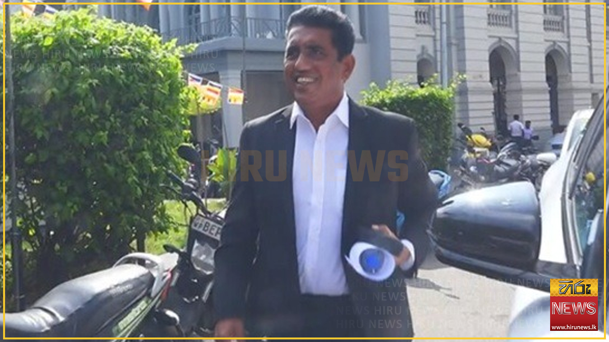 හිටපු අමාත්‍ය ජොන්ස්ටන් ප්‍රනාන්දු අල්ලස් කොමිසමට පැමිණෙයි
