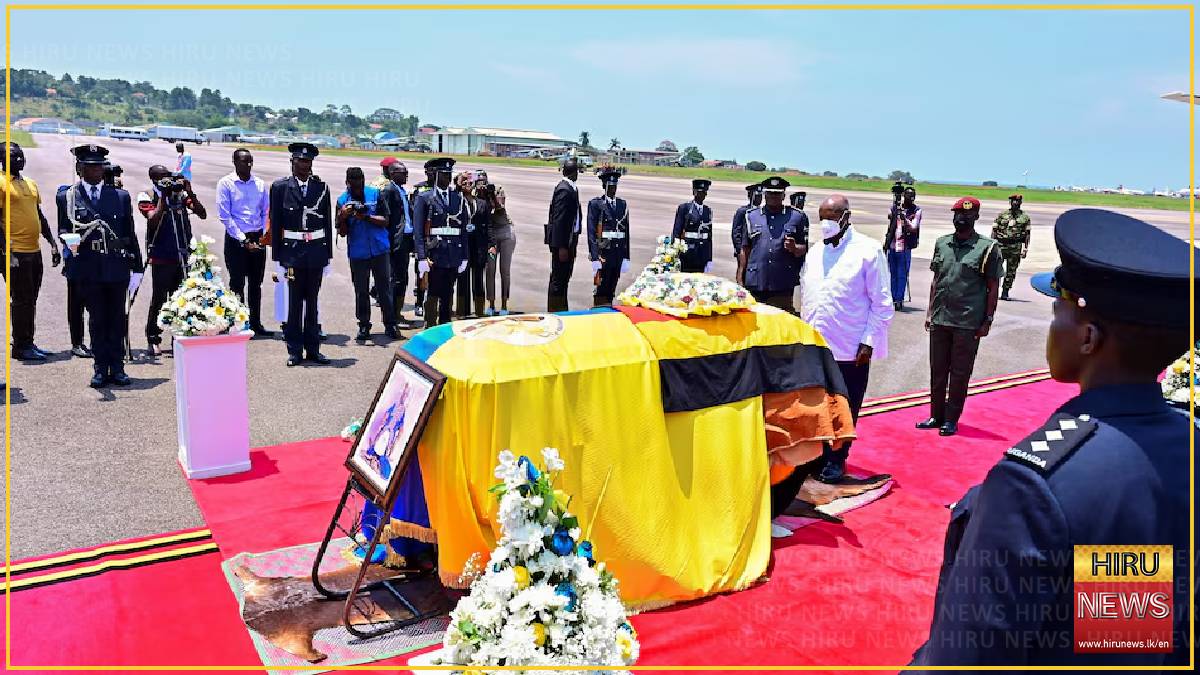 Body of Uganda’s King Oyo returns home for burial 