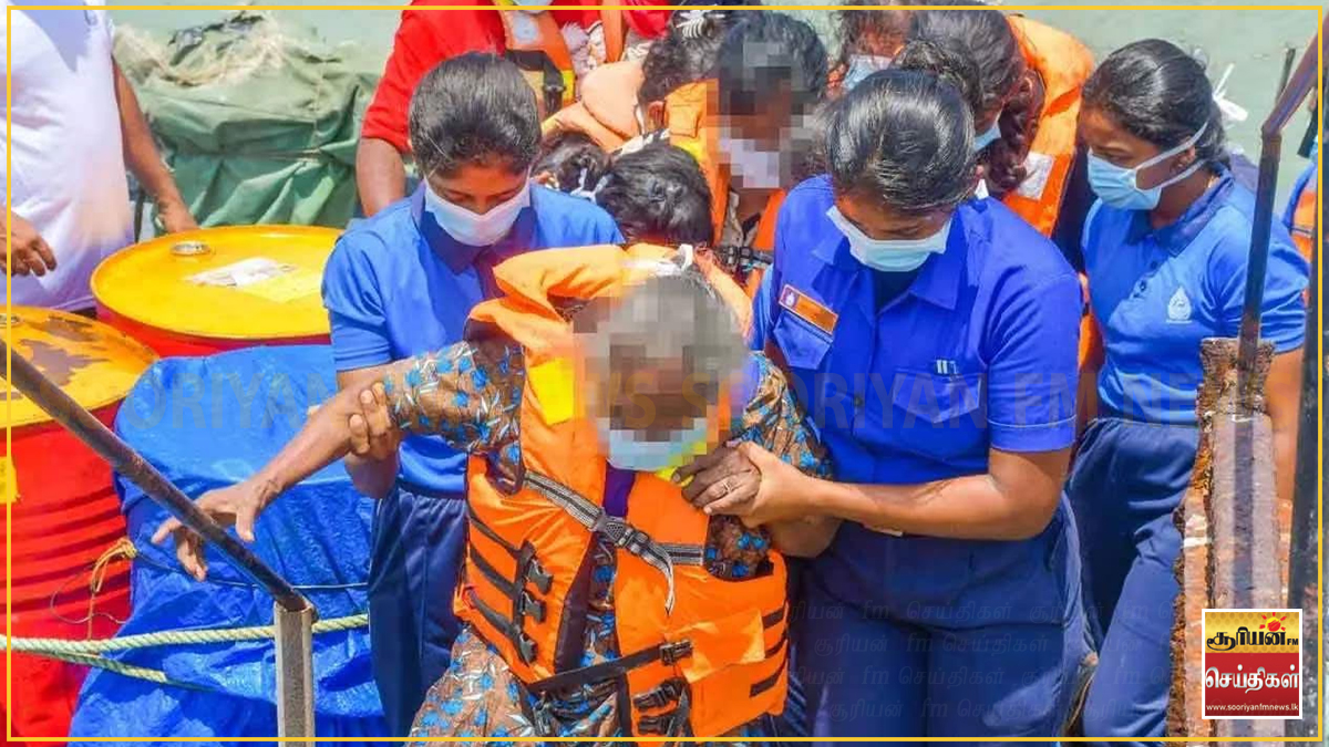 தலைமன்னார் கடற்பகுதியில் உள்ள மணல் திட்டு ஒன்றில் சிக்கியிருந்த மேலும் மூவரை கடற்படையினர் மீட்டுள்ளனர்.