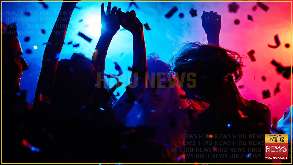 දිගන හෝටලයක ෆේස්බුක් සාදයක් වටලයි: තරුණියන් 5ක් ඇතුළු 43ක් අත්අඩංගුවට