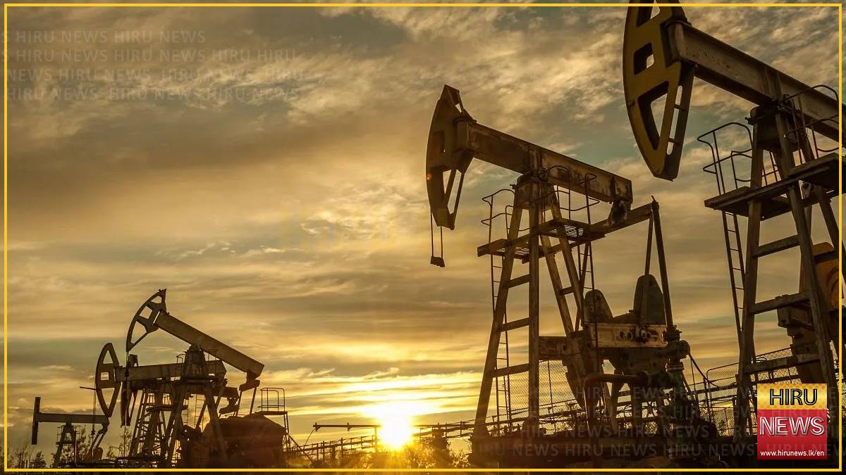 Oil extends gains after US and Iran strike ships