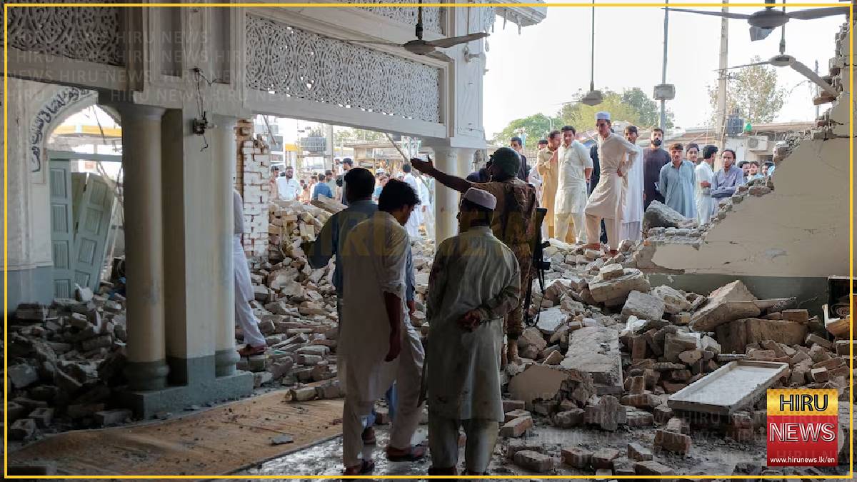 Death toll at 31 in Pakistan police compound attack