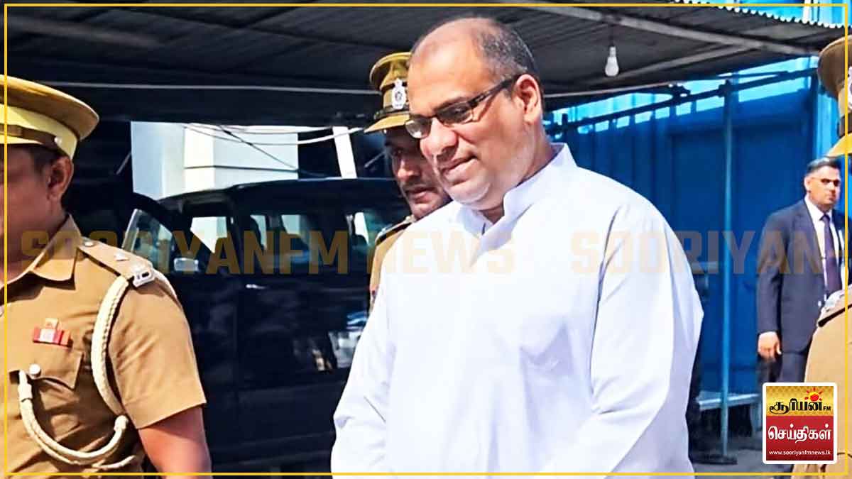 ஞானசார தேரரை காவி உடையுடன் நீதிமன்றில் முன்னிலைப்படுத்த உத்தரவிடக் கோரி உயர் நீதிமன்றில் அடிப்படை உரிமை மனு