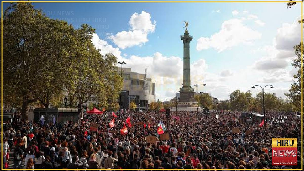 French students keep up protest pressure with some demonstrations hit by violence