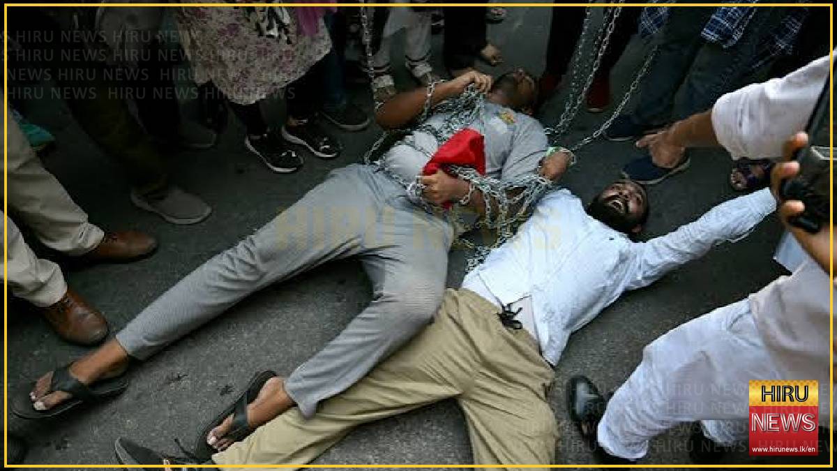 Indian police detain 'cockroach' movement leaders demanding election chief's resignation