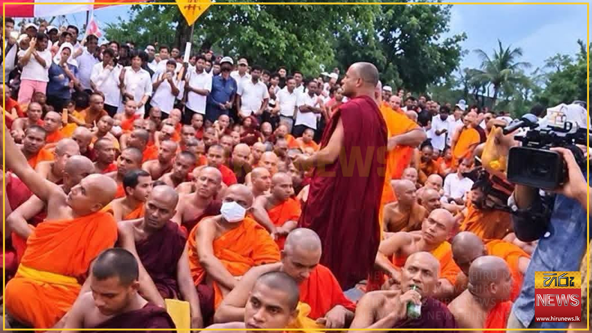 Monks continue protest demanding Gnanasara Thera’s immediate release