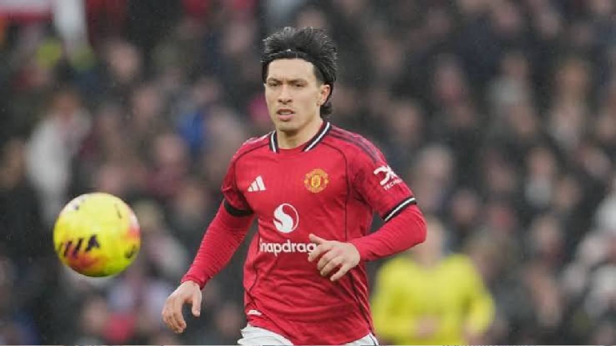 Martinez apologises for Man United criticism after Carrick talks