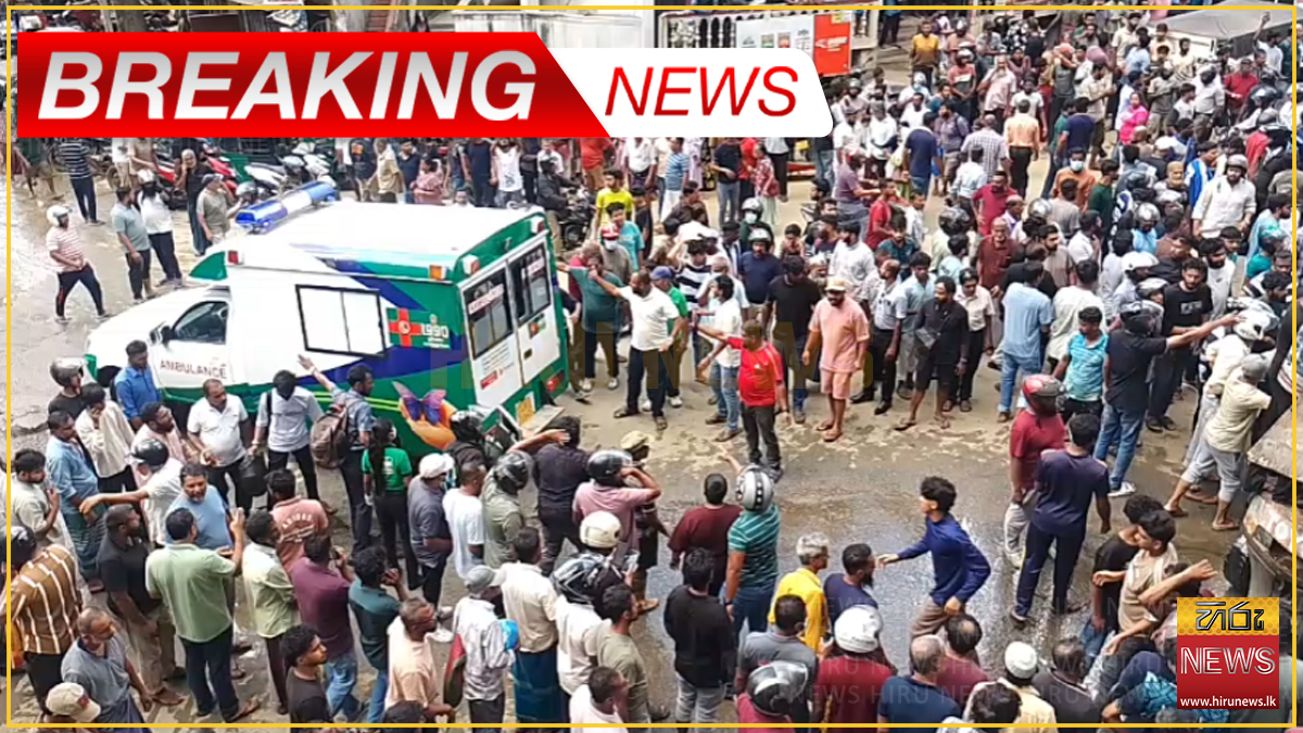 අකුරණ - 7 කණුව ප්රදේශයේදී වාහන 10ක් එකිනෙක ගැටී බිහිසුණු අනතුරක්