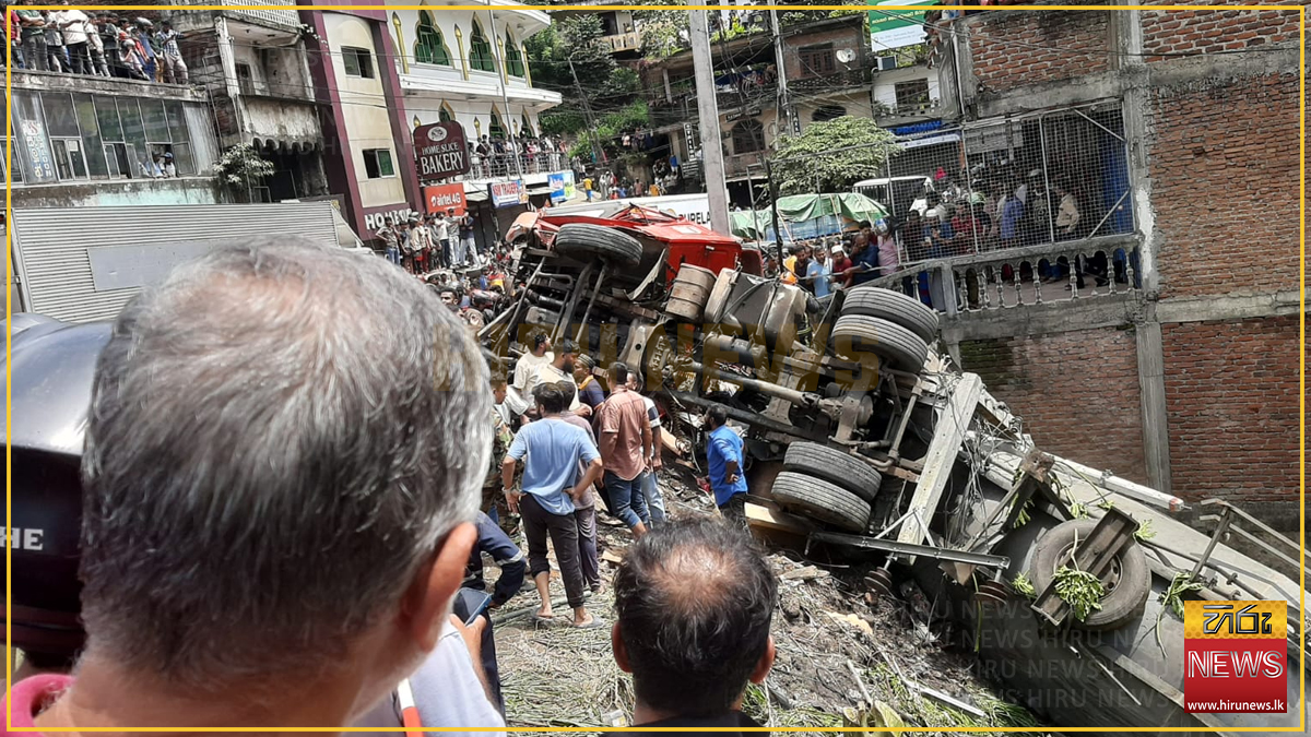 Fatal Akurana crash blocks Kandy–Matale road; drivers advised to take alternative routes