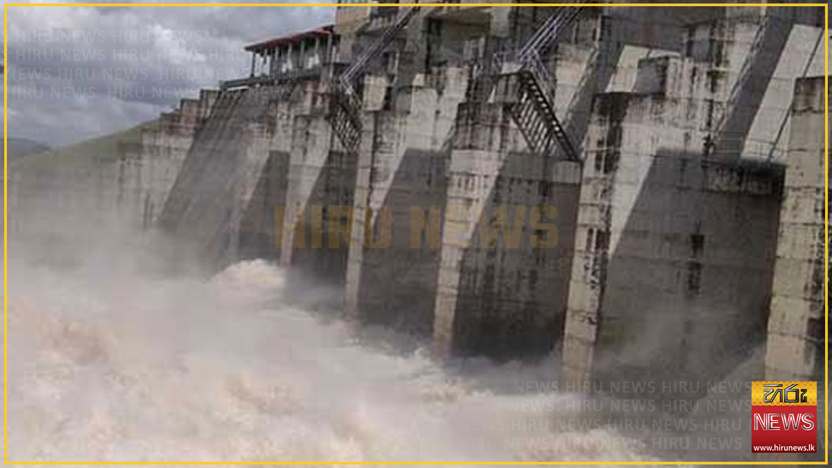 Deduru Oya reaches spill level amid heavy rains