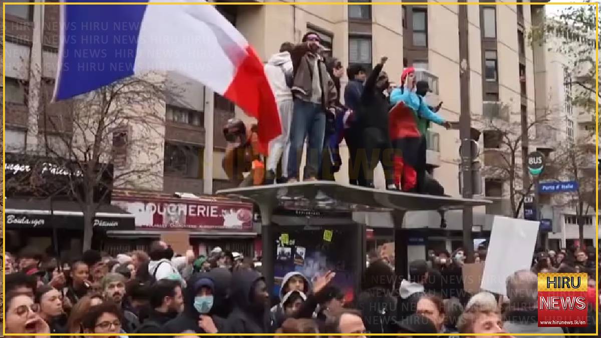 French protest groups demand more rallies