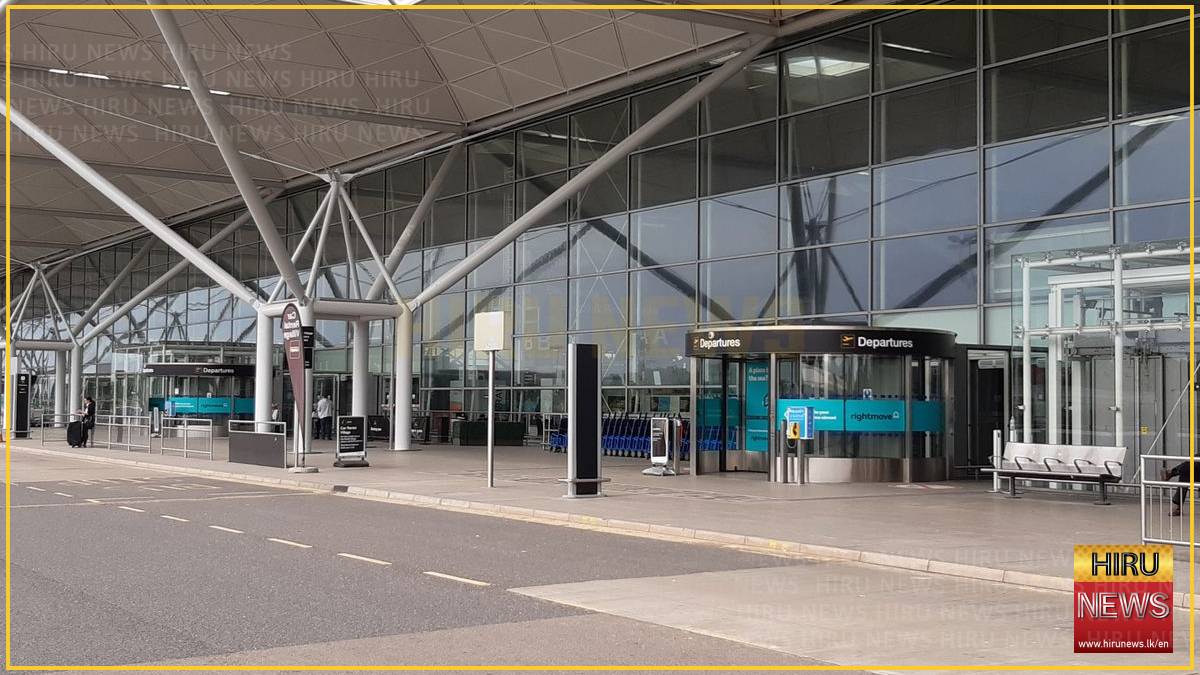 Power surge at major UK airport causes delays to hundreds of flights