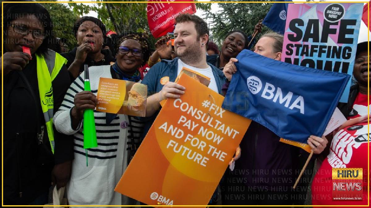 Consultant doctors in England to strike next month